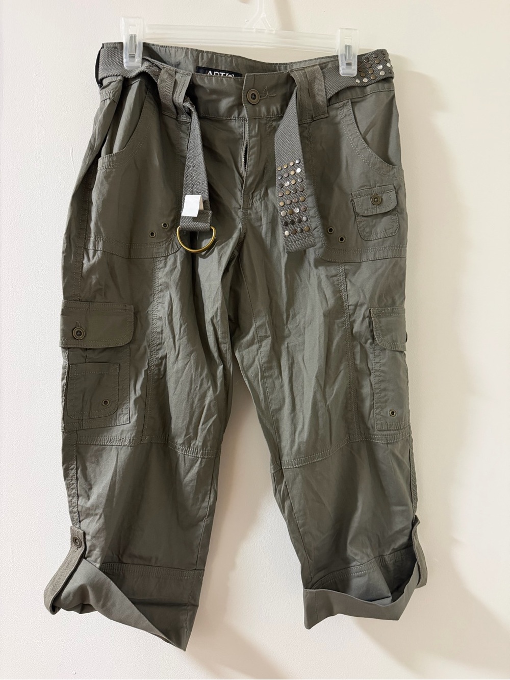 Apt. 9 Cargo Capris Women 8P Olive Green Excellent Studded Belt Utility Pants